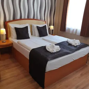 Szálloda Six, Budapest