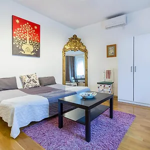 Mohinga Apartamento